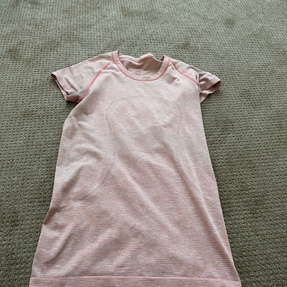 Lululemon short sleeve tee